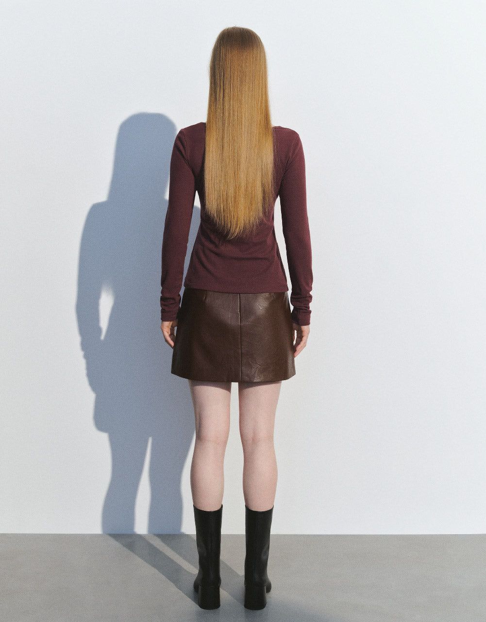 Basic Crew Neck Skinny Knitted T-Shirt sold by Urban Revivo product image thumbnail 4