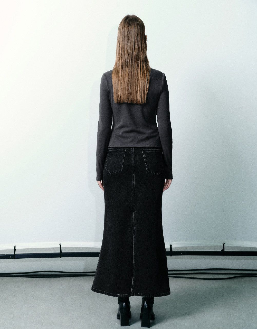 Crew Neck Loose T-Shirt sold by Urban Revivo product image thumbnail 4