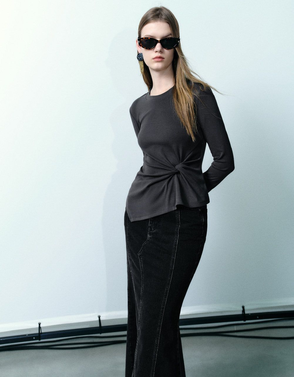 Crew Neck Loose T-Shirt sold by Urban Revivo product image thumbnail 3