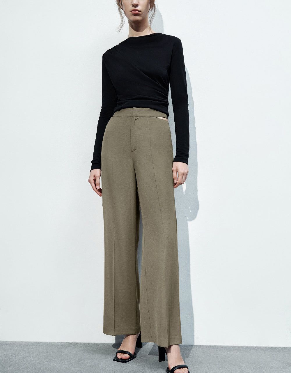 Straight Pants sold by Urban Revivo product image thumbnail 2