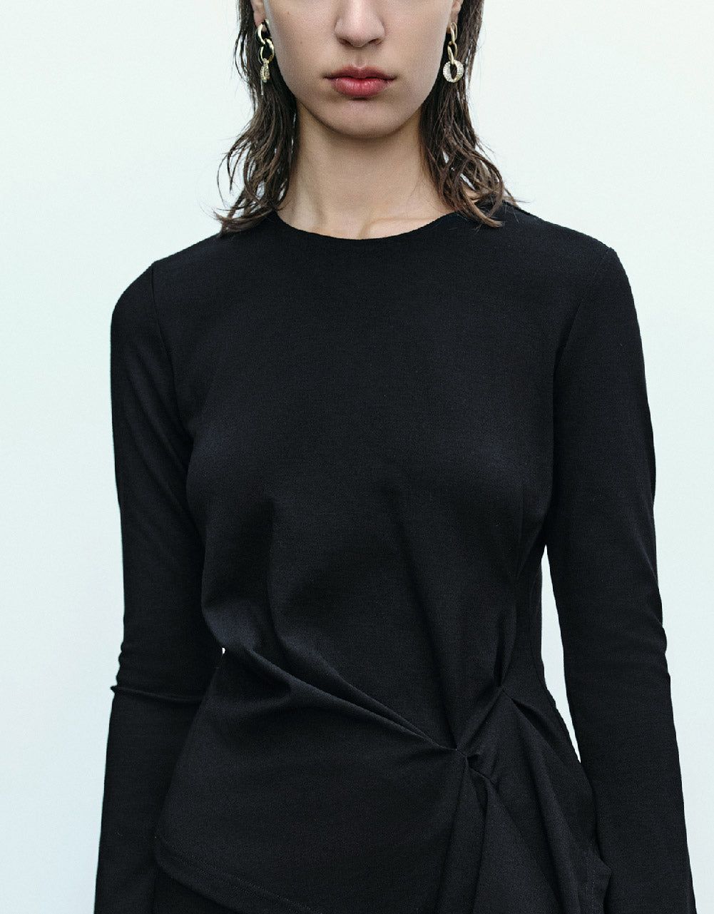 Crew Neck Straight T-Shirt sold by Urban Revivo product image thumbnail 5