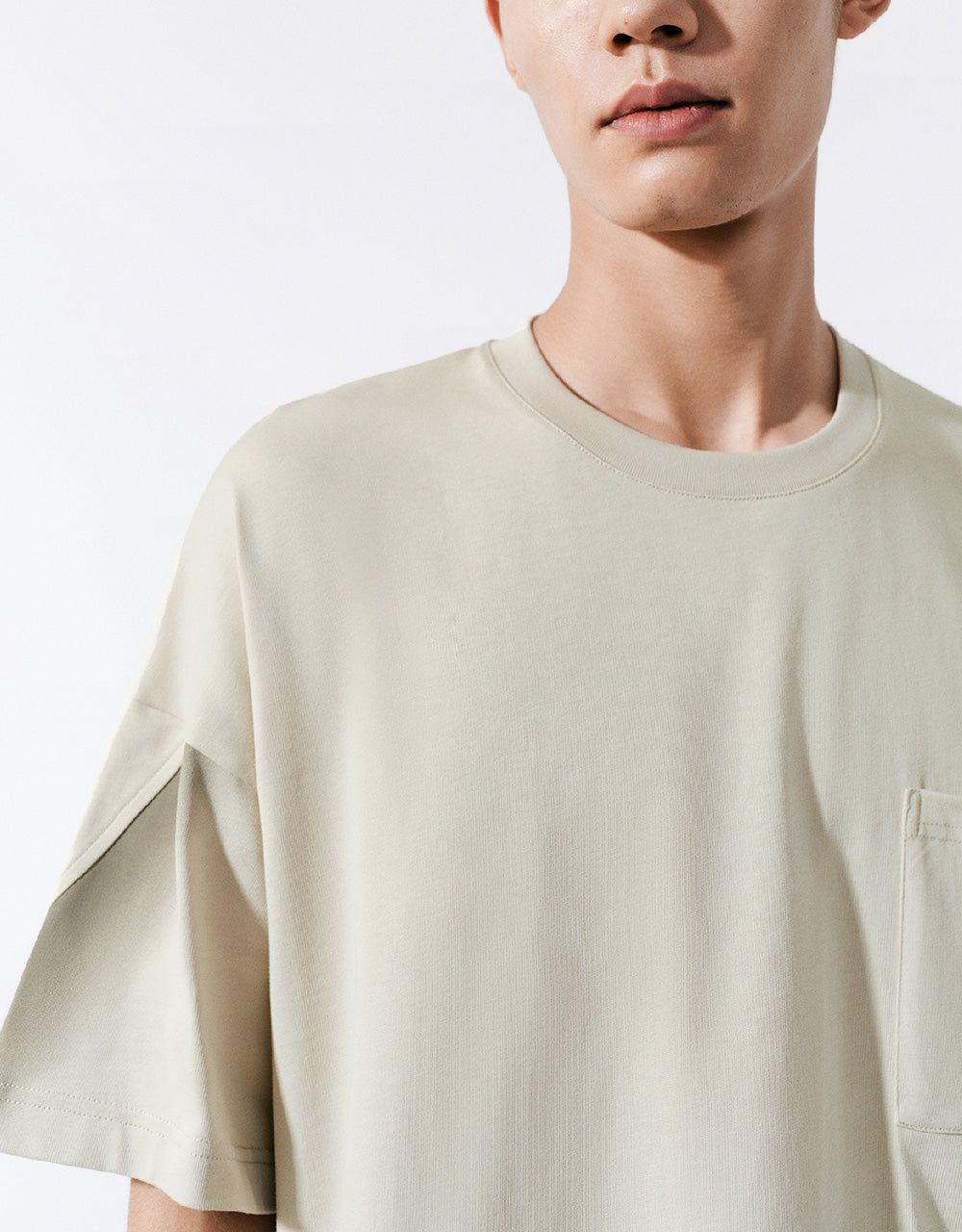 Drop Shoulder Sleeve Crew Neck T-Shirt sold by Urban Revivo product image thumbnail 5