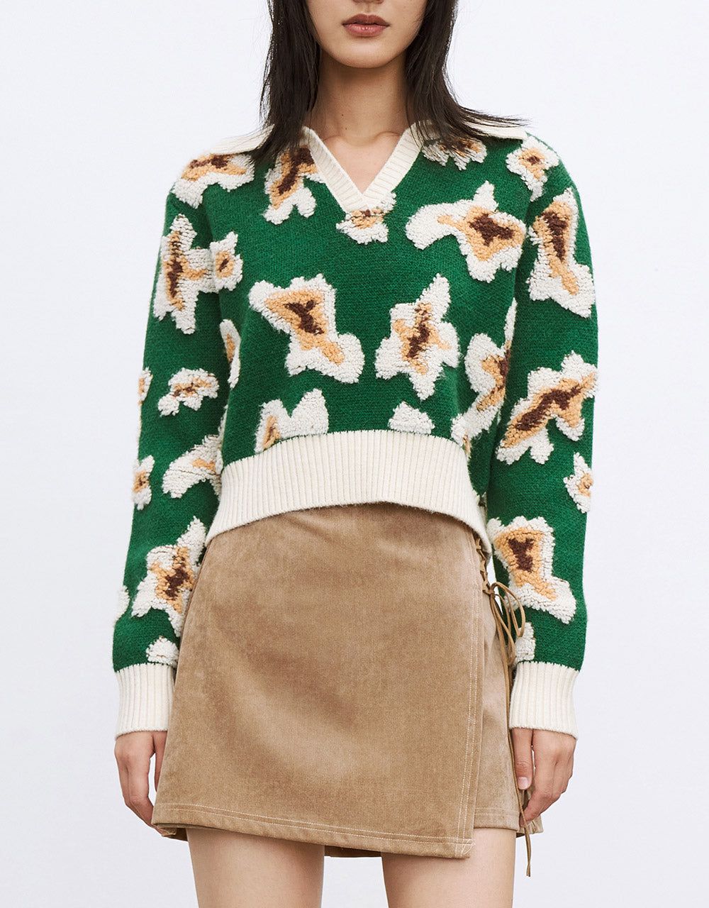 Floral Jacquard V Neck Sweater sold by Urban Revivo product image thumbnail 2