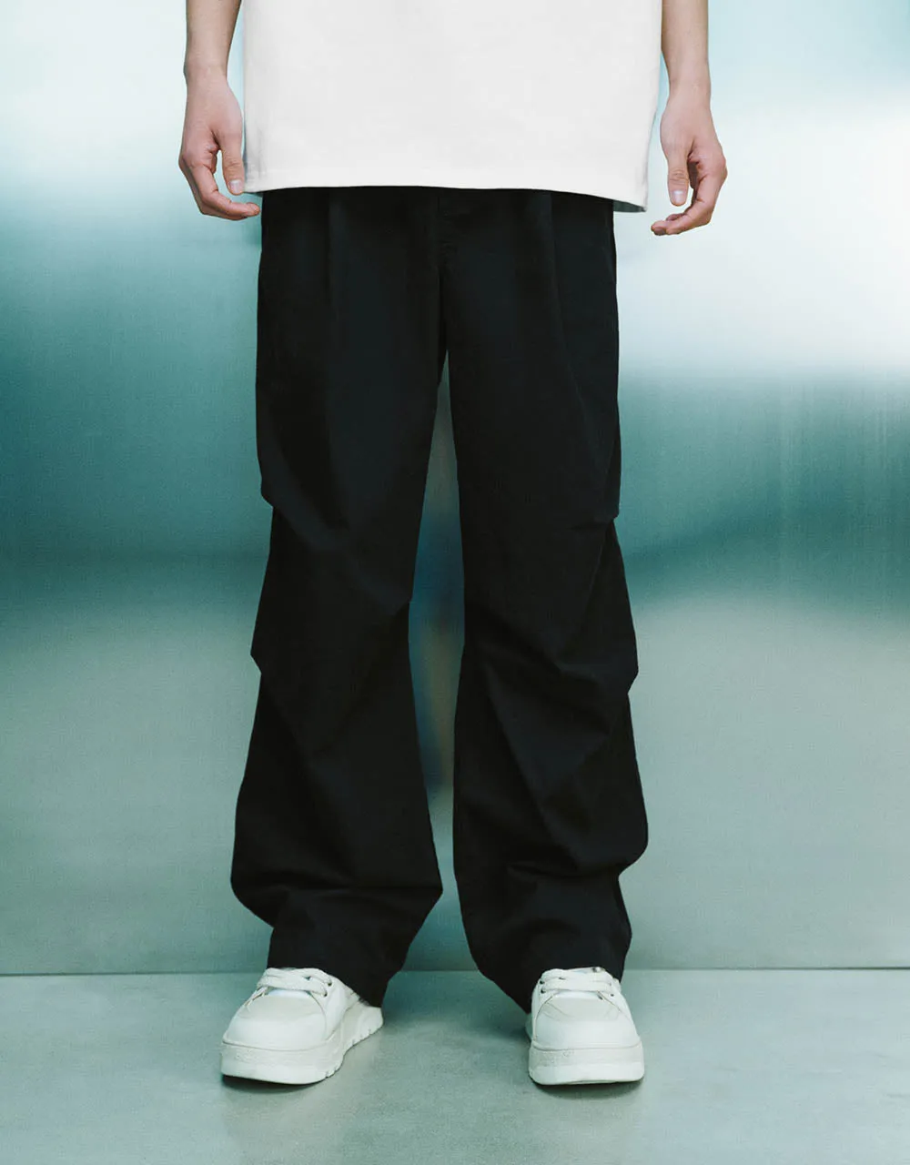 Oversized Wide-Leg Pants sold by Urban Revivo product image thumbnail 2