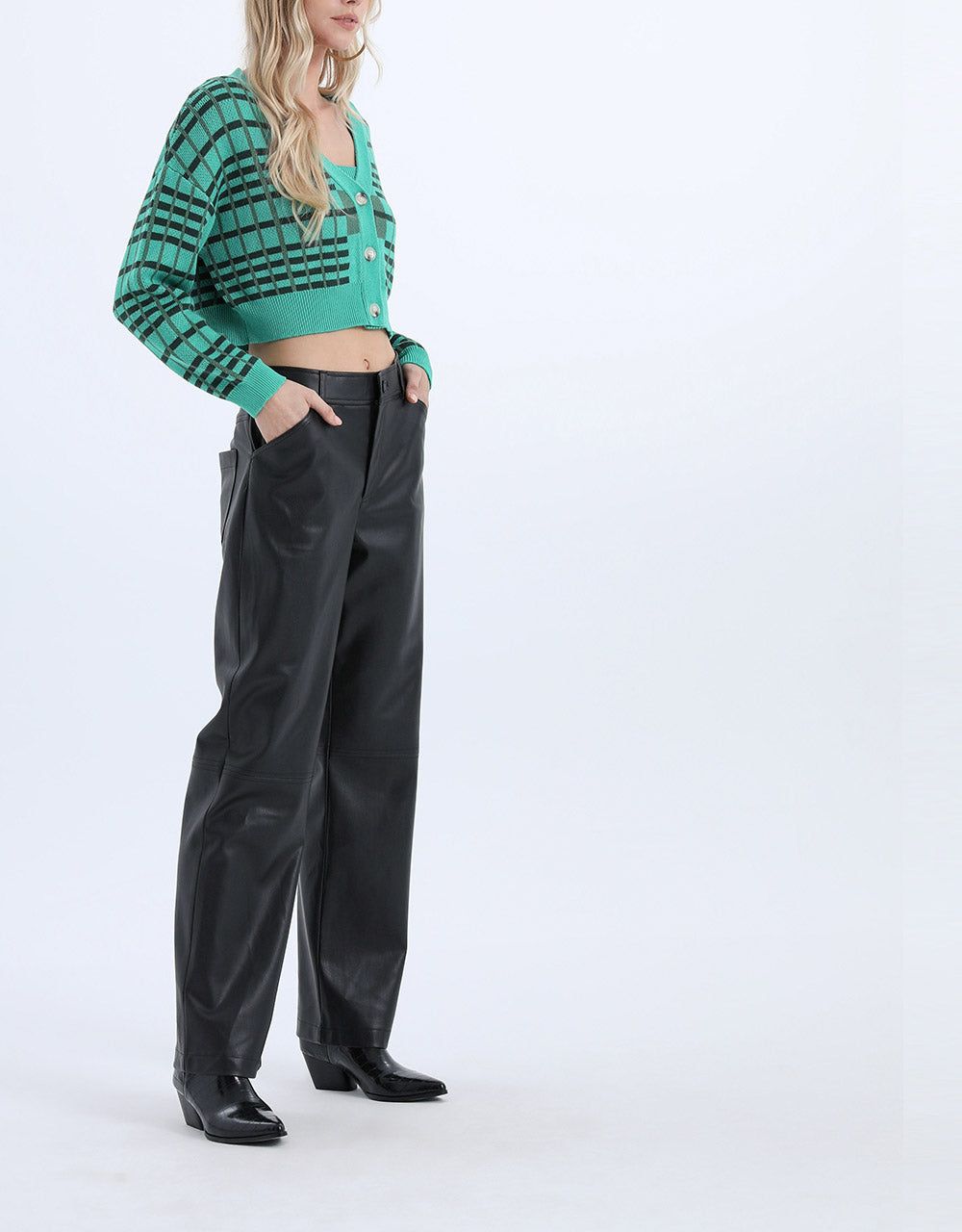 Plaid Pattern Drop Shoulder Crop Knit Cardigan sold by Urban Revivo product image thumbnail 4