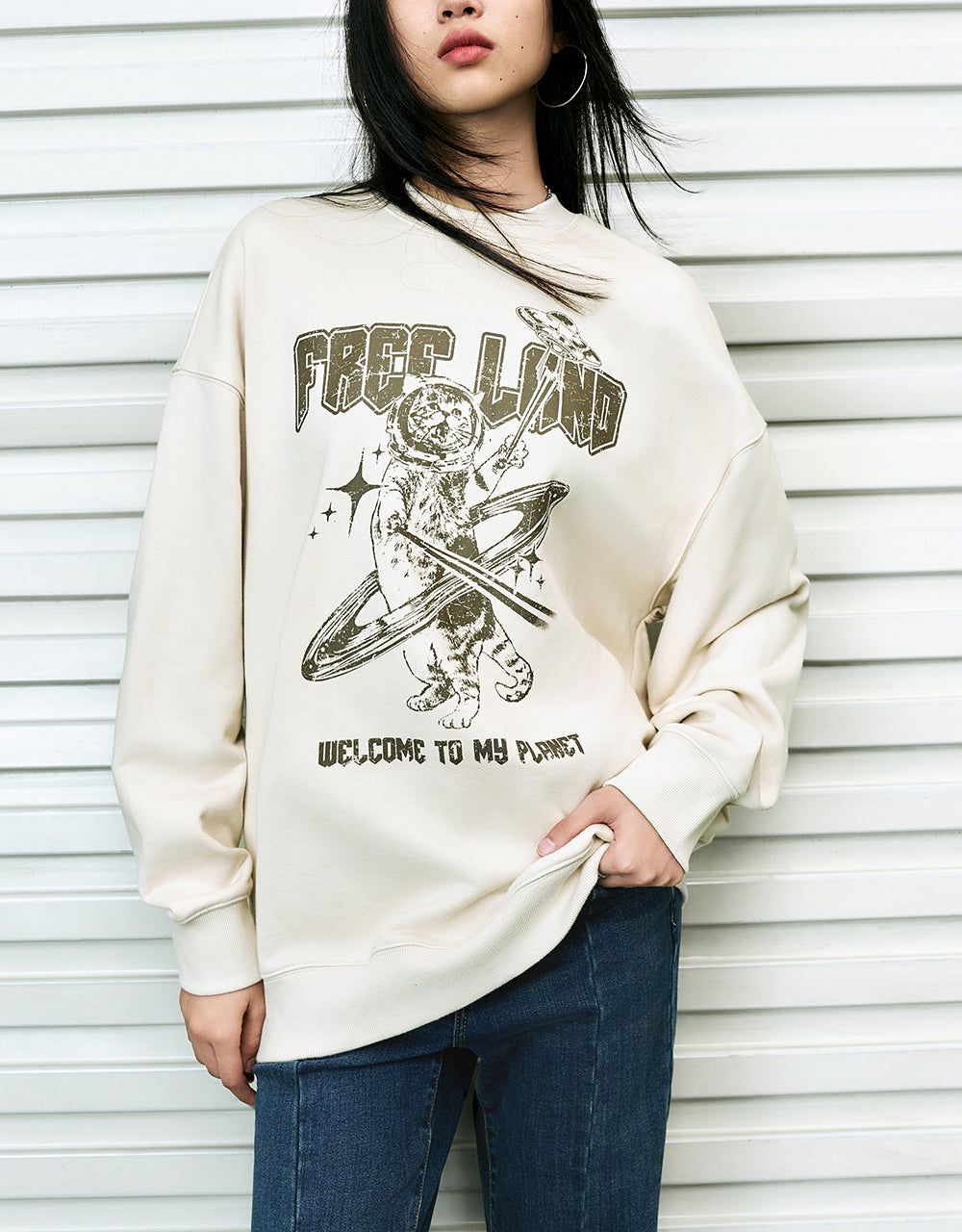 Printed Crew Neck Loose Sweatshirt sold by Urban Revivo product image thumbnail 2
