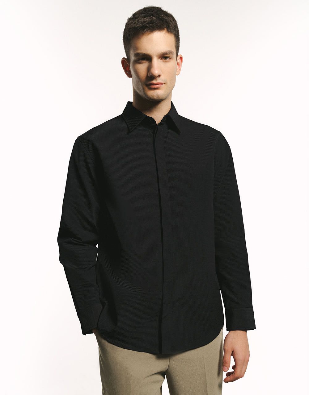 Button Up Straight Loose Shirt sold by Urban Revivo product image thumbnail 3