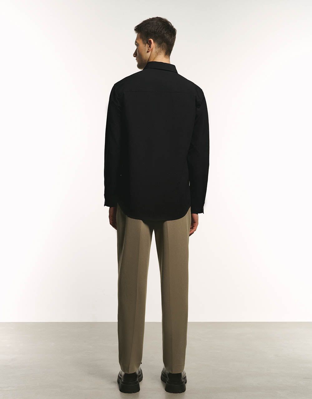 Button Up Straight Loose Shirt sold by Urban Revivo product image thumbnail 5