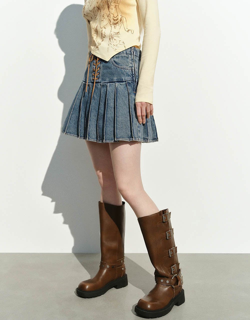 Pleated Mini Denim Skirt sold by Urban Revivo product image thumbnail 4