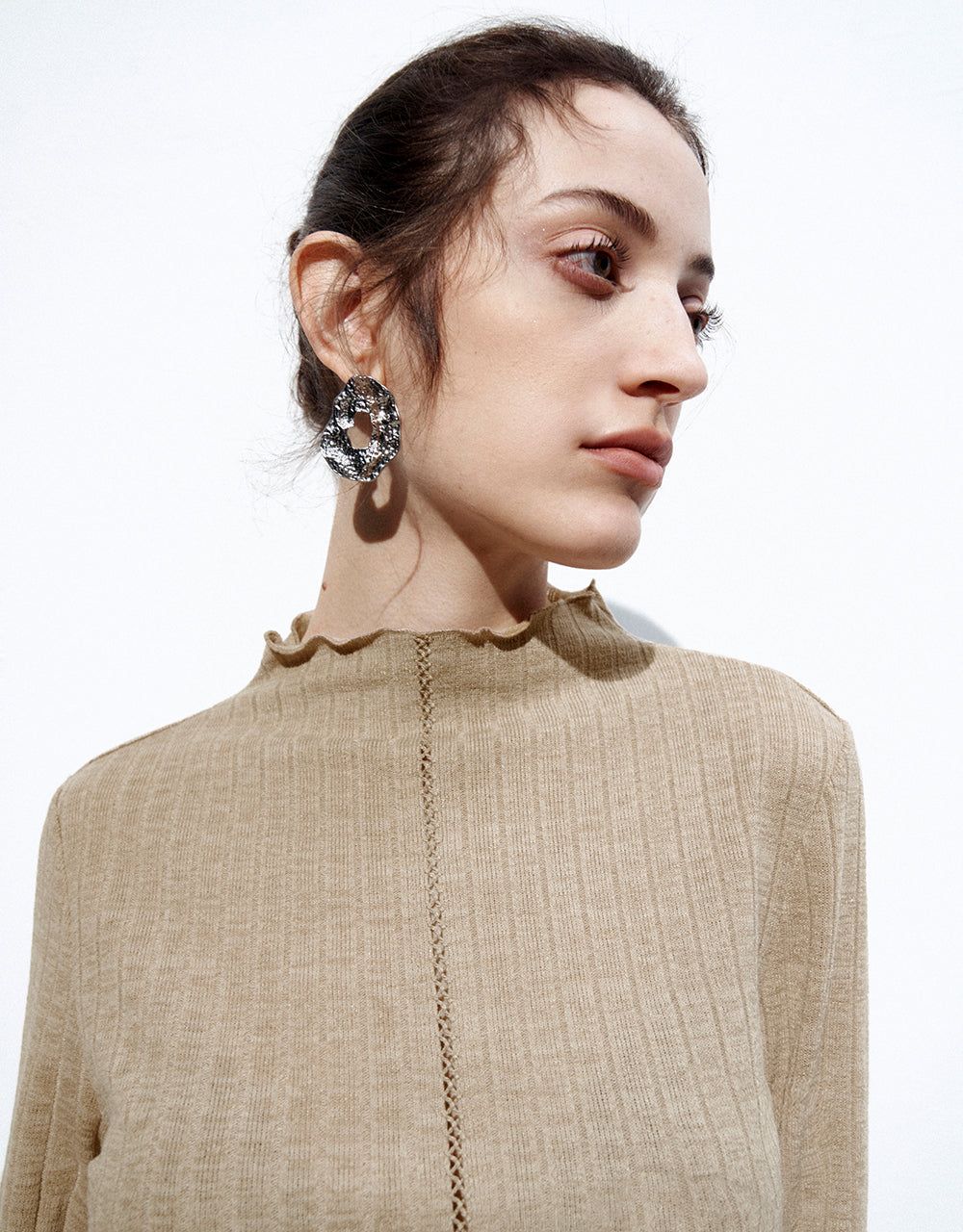 Crew Neck Skinny T-Shirt sold by Urban Revivo product image thumbnail 5