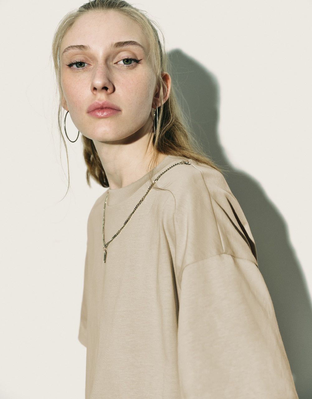 Regular T-Shirt With Necklace sold by Urban Revivo product image thumbnail 5