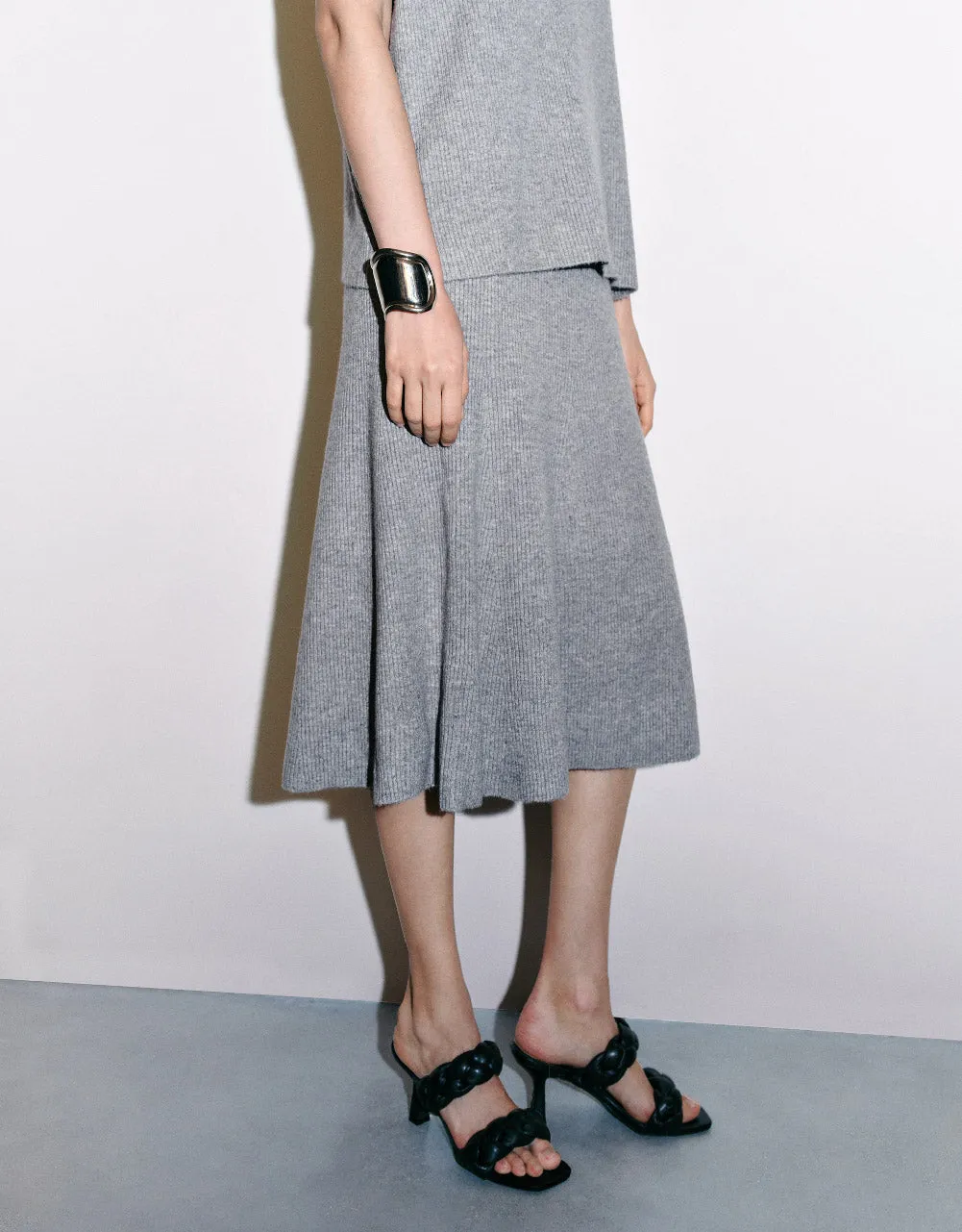 Midi A-Line Knitted Skirt sold by Urban Revivo product image thumbnail 4
