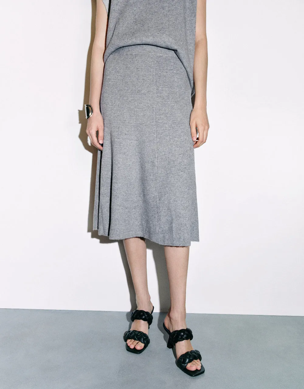 Midi A-Line Knitted Skirt sold by Urban Revivo product image thumbnail 2