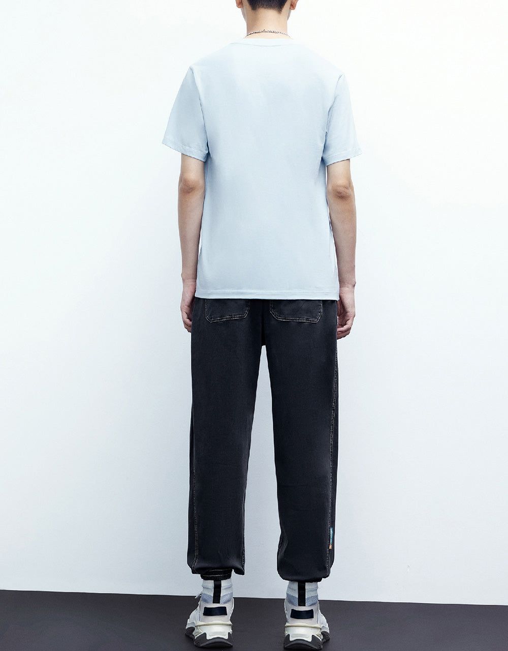 Low-Cut Uppers Jeans sold by Urban Revivo product image thumbnail 5