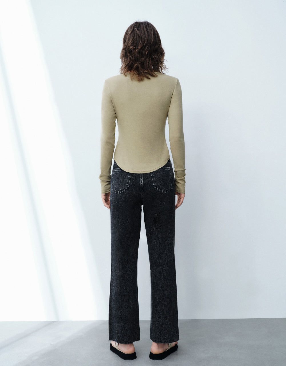 U Neck Skinny T-Shirt sold by Urban Revivo product image thumbnail 4