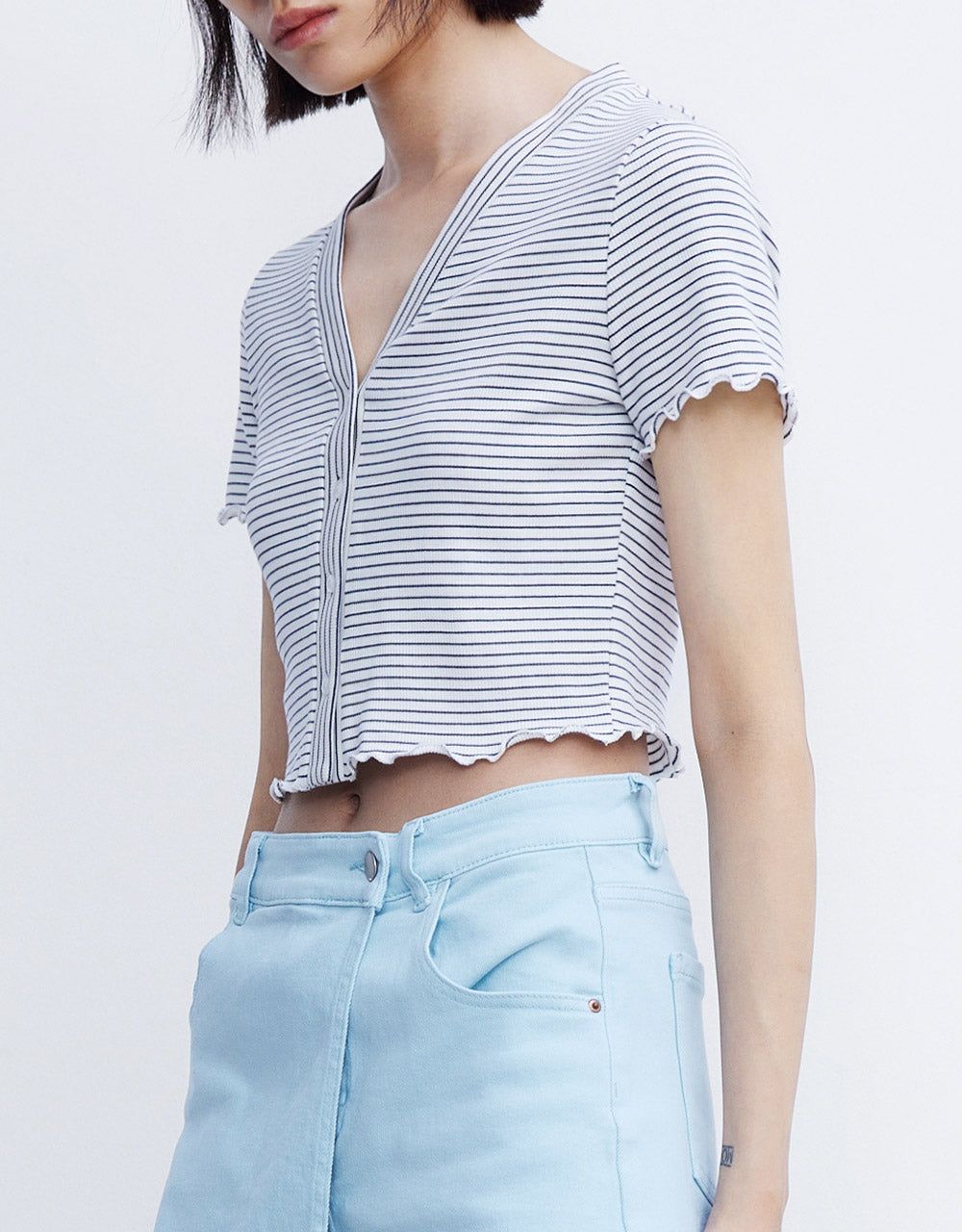 Striped Cropped Knit T-Shirt sold by Urban Revivo product image thumbnail 5