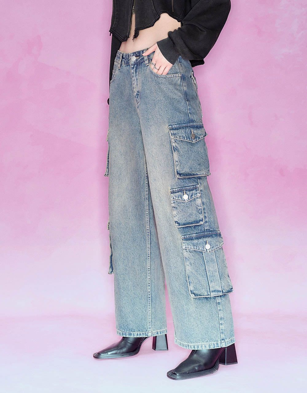Multi-Pocket Wide-Leg Jeans sold by Urban Revivo product image thumbnail 4