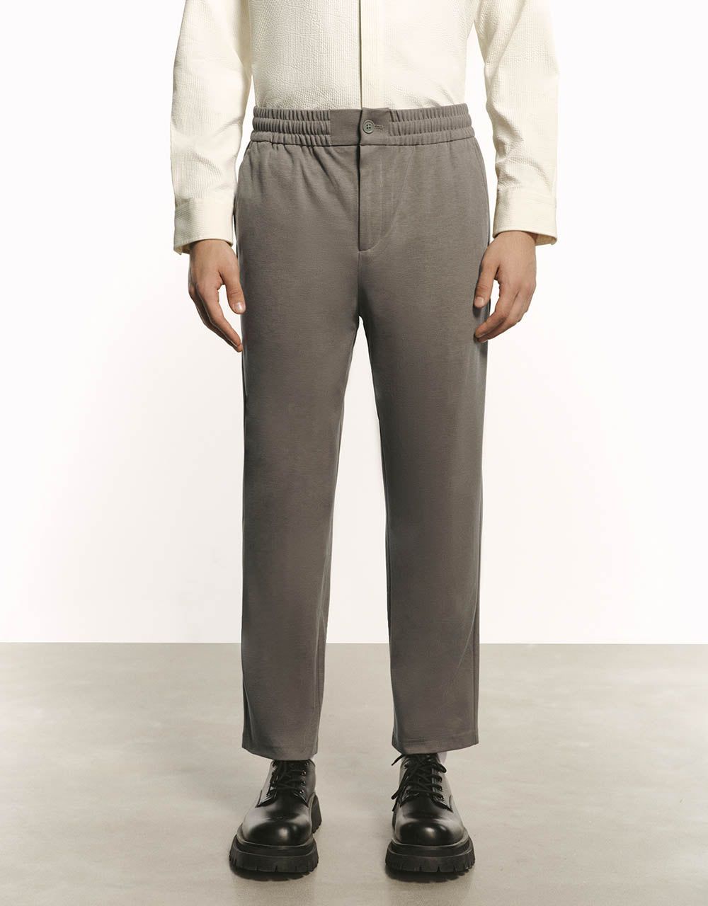 Knitted Carrot Fit Pants sold by Urban Revivo product image thumbnail 3