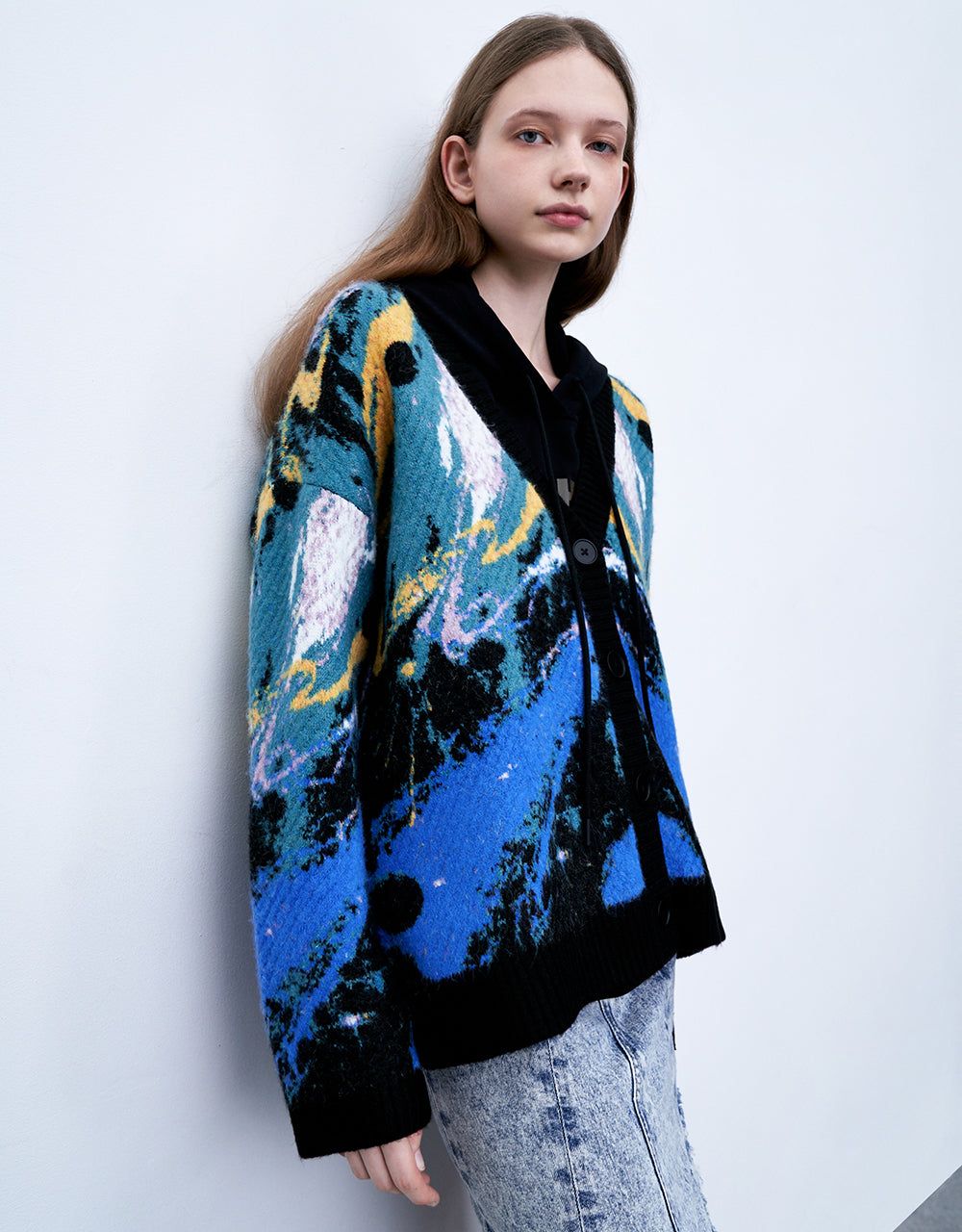 Printed V-Neck Knitted Cardigan sold by Urban Revivo product image thumbnail 3