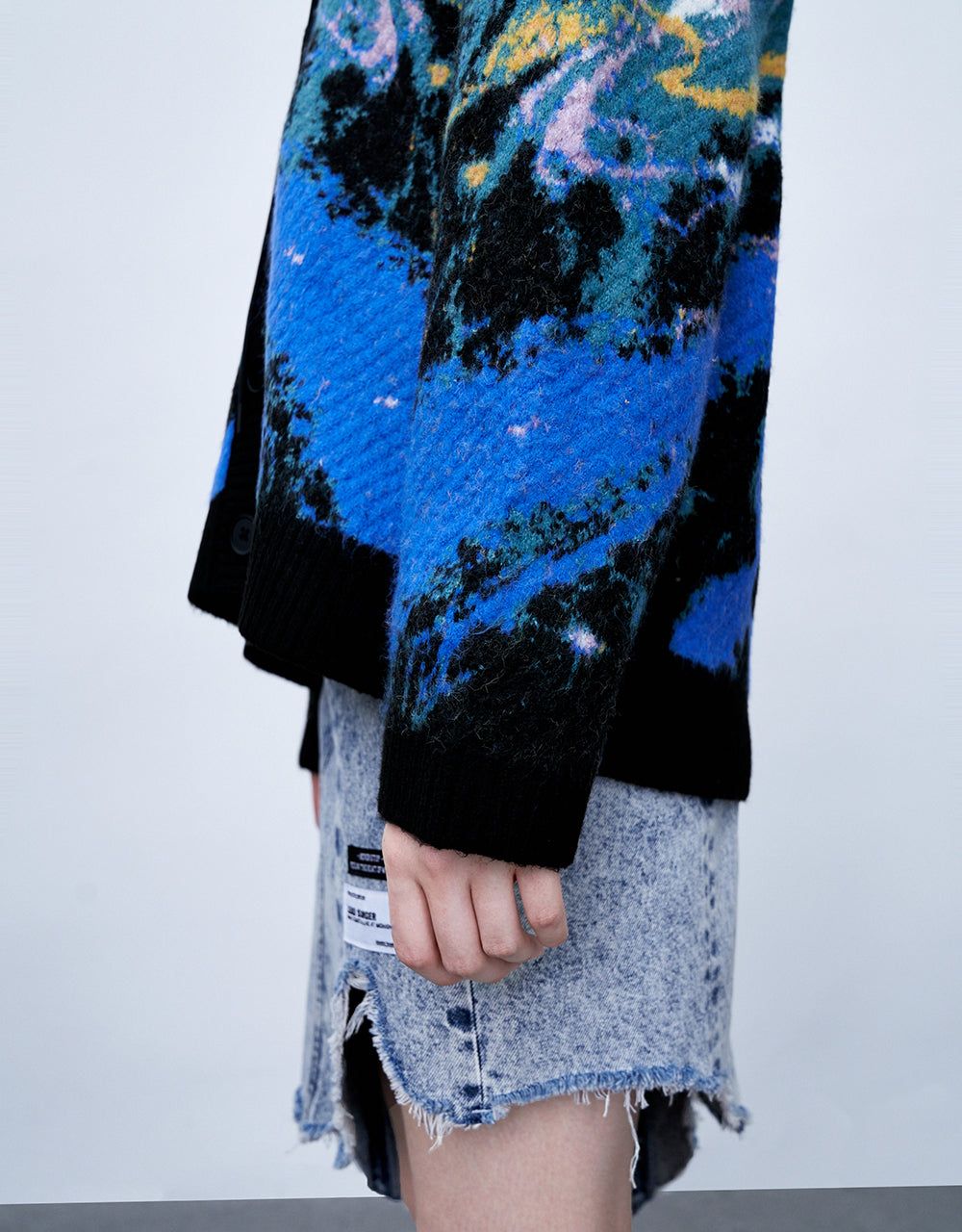 Printed V-Neck Knitted Cardigan sold by Urban Revivo product image thumbnail 4