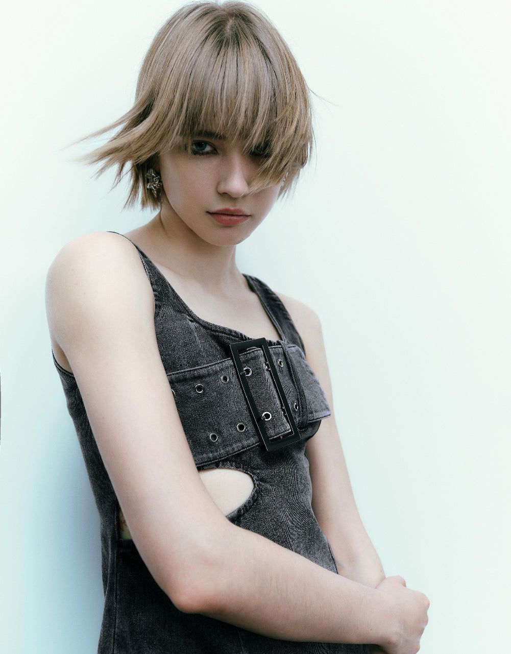 Cut-Out Sleeveless Denim Dress sold by Urban Revivo product image thumbnail 5