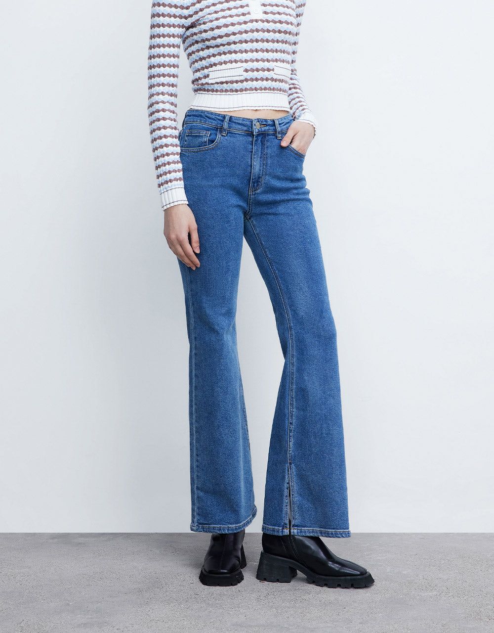 Mid Waist Flare Jeans sold by Urban Revivo product image thumbnail 3
