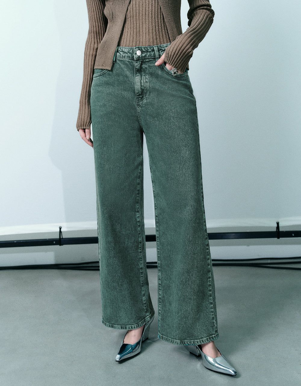 Raw Hem Wide-Leg Jeans sold by Urban Revivo product image thumbnail 2