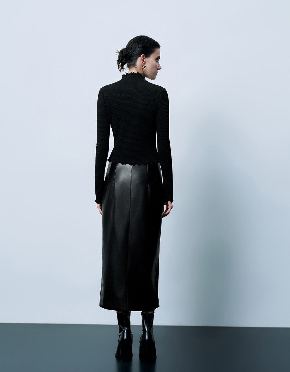 Lettuce Trim Turtle Neck Knitted T-Shirt sold by Urban Revivo product image thumbnail 4