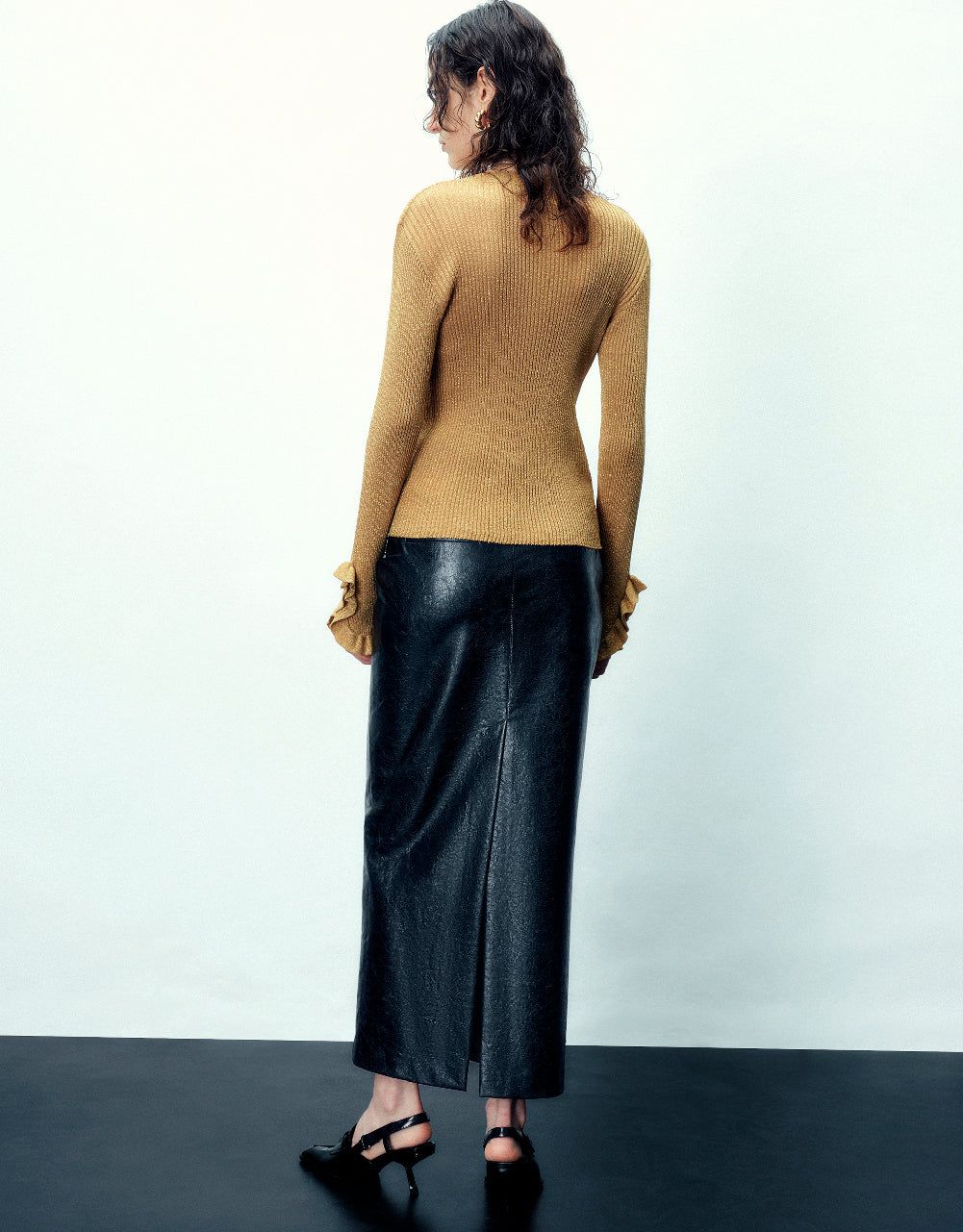 Flare Sleeve V-Neck Knitted Cardigan sold by Urban Revivo product image thumbnail 4