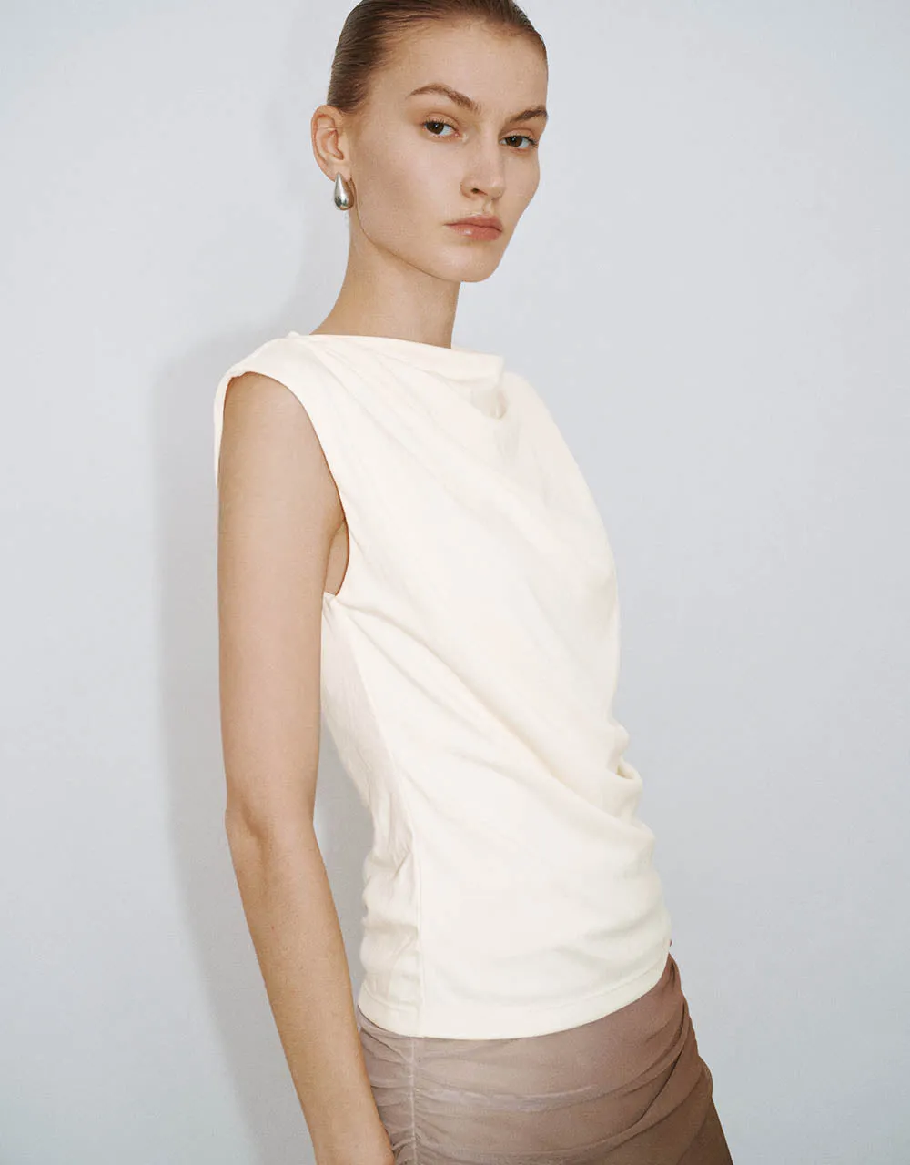 Cowl Neck Skinny Tank Top sold by Urban Revivo product image thumbnail 3