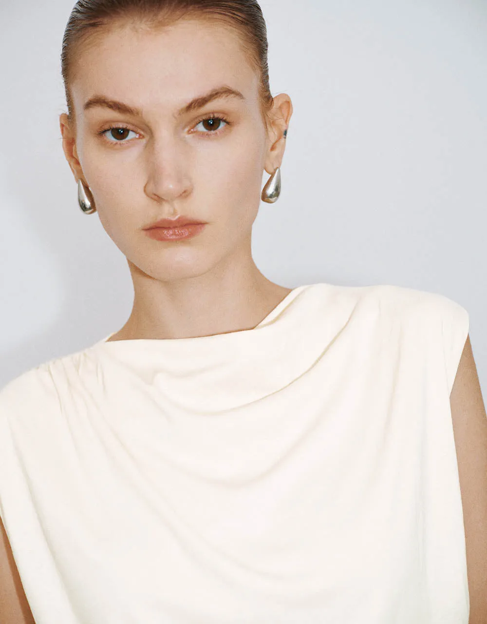 Cowl Neck Skinny Tank Top sold by Urban Revivo product image thumbnail 4