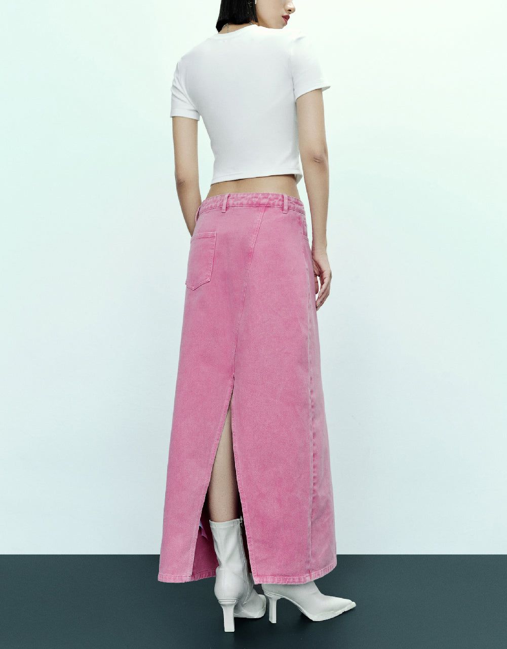 Racer Crew Neck Straight T-Shirt sold by Urban Revivo product image thumbnail 4