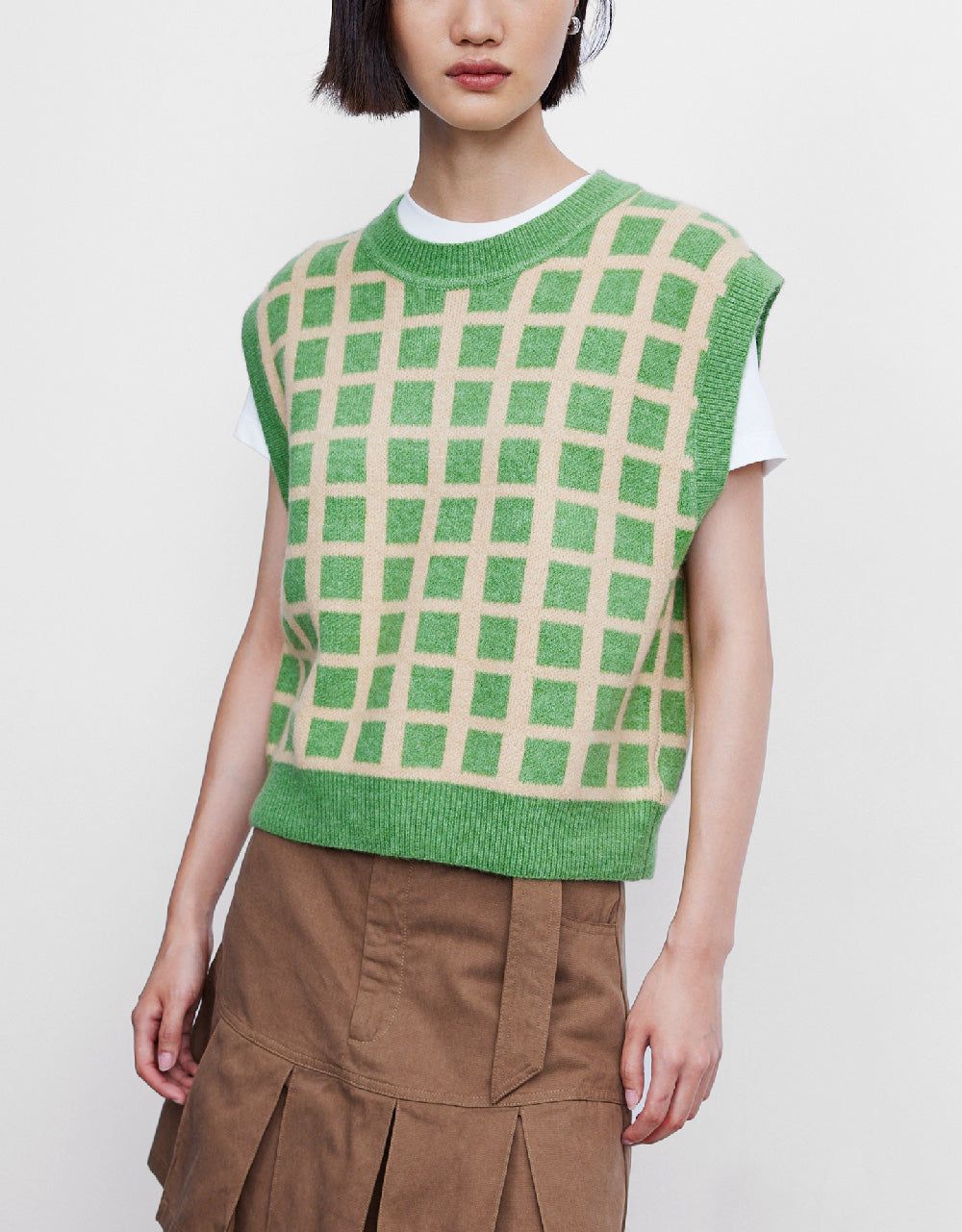 Crew Neck Knitted Vest sold by Urban Revivo product image thumbnail 2