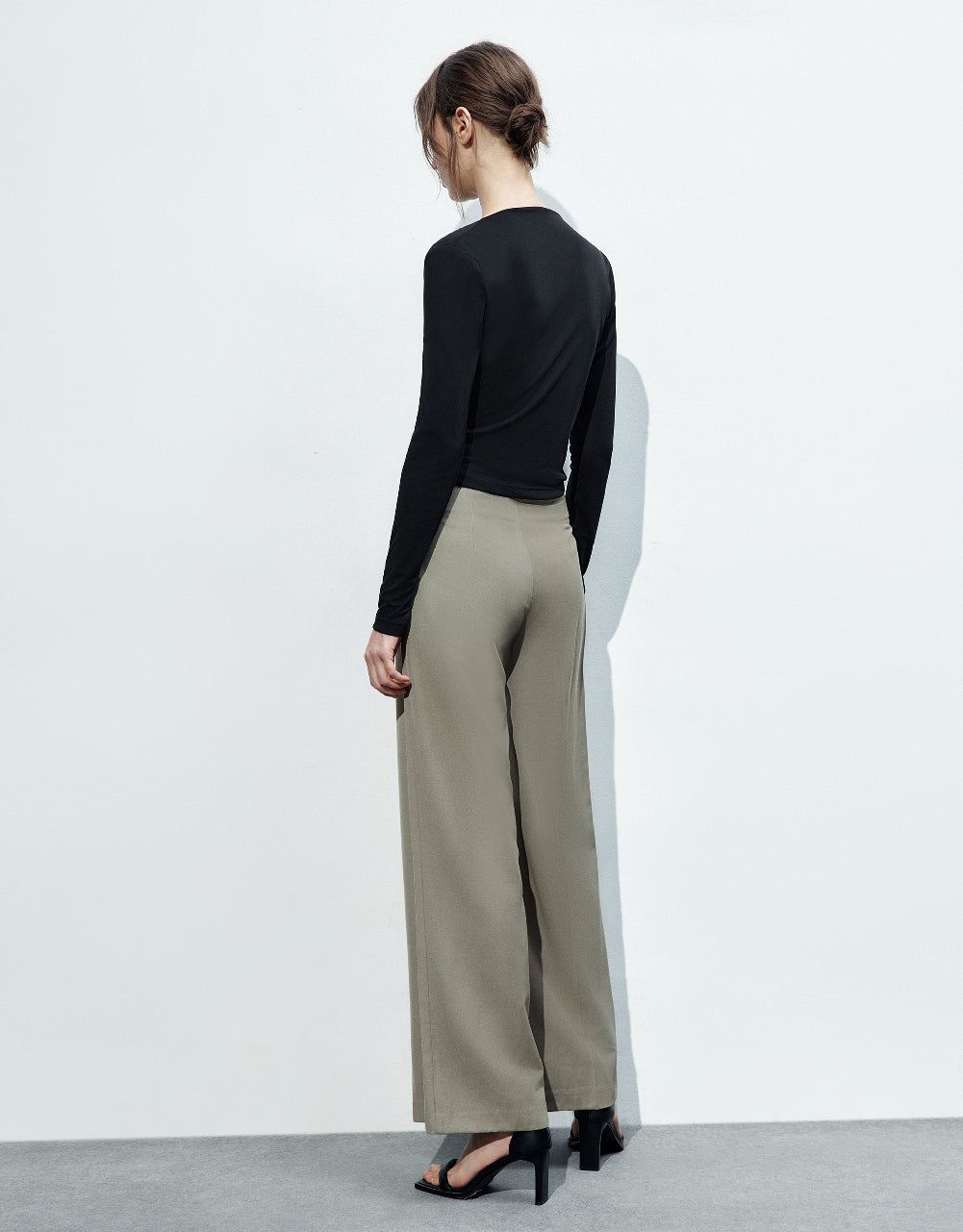 Ruched Skinny T-Shirt sold by Urban Revivo product image thumbnail 4