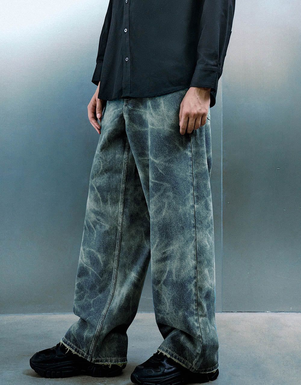 Raw Hem Printed Jeans sold by Urban Revivo product image thumbnail 3