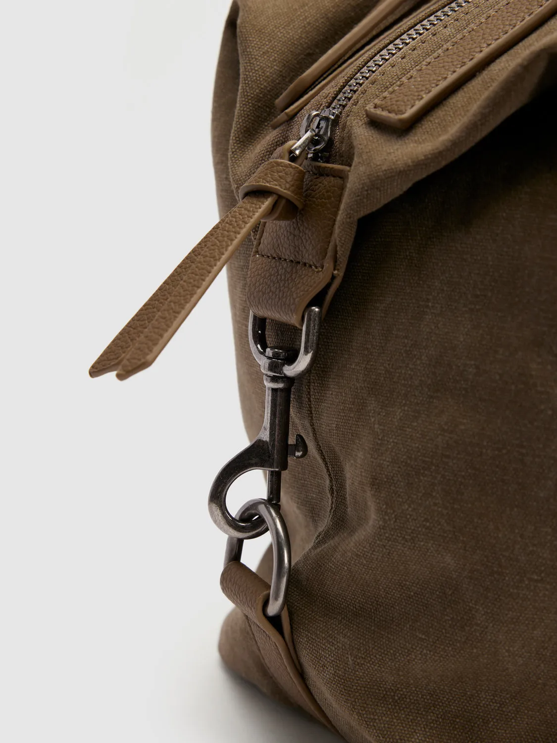 Retro Large Shoulder Bag sold by Urban Revivo product image thumbnail 5
