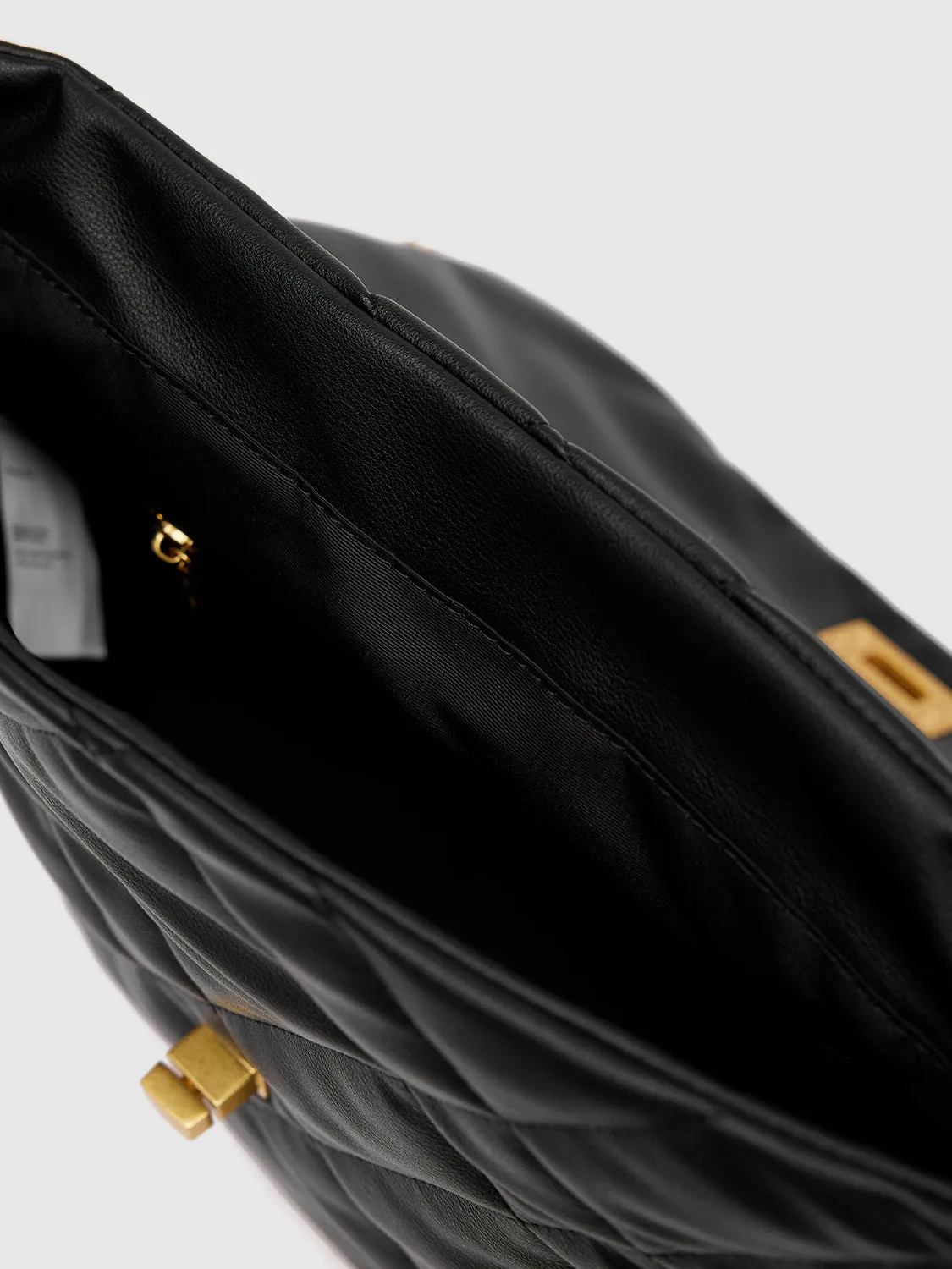 Embossed Chained Shoulder Bag sold by Urban Revivo product image thumbnail 5