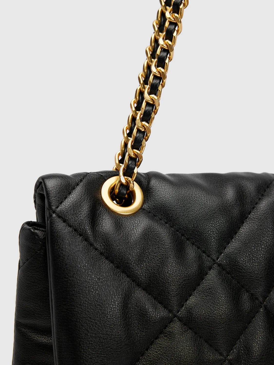 Embossed Chained Shoulder Bag sold by Urban Revivo product image thumbnail 4