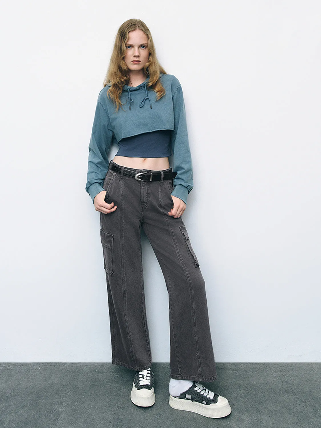 Cropped Hooded Skinny Sweatshirt sold by Urban Revivo product image thumbnail 4