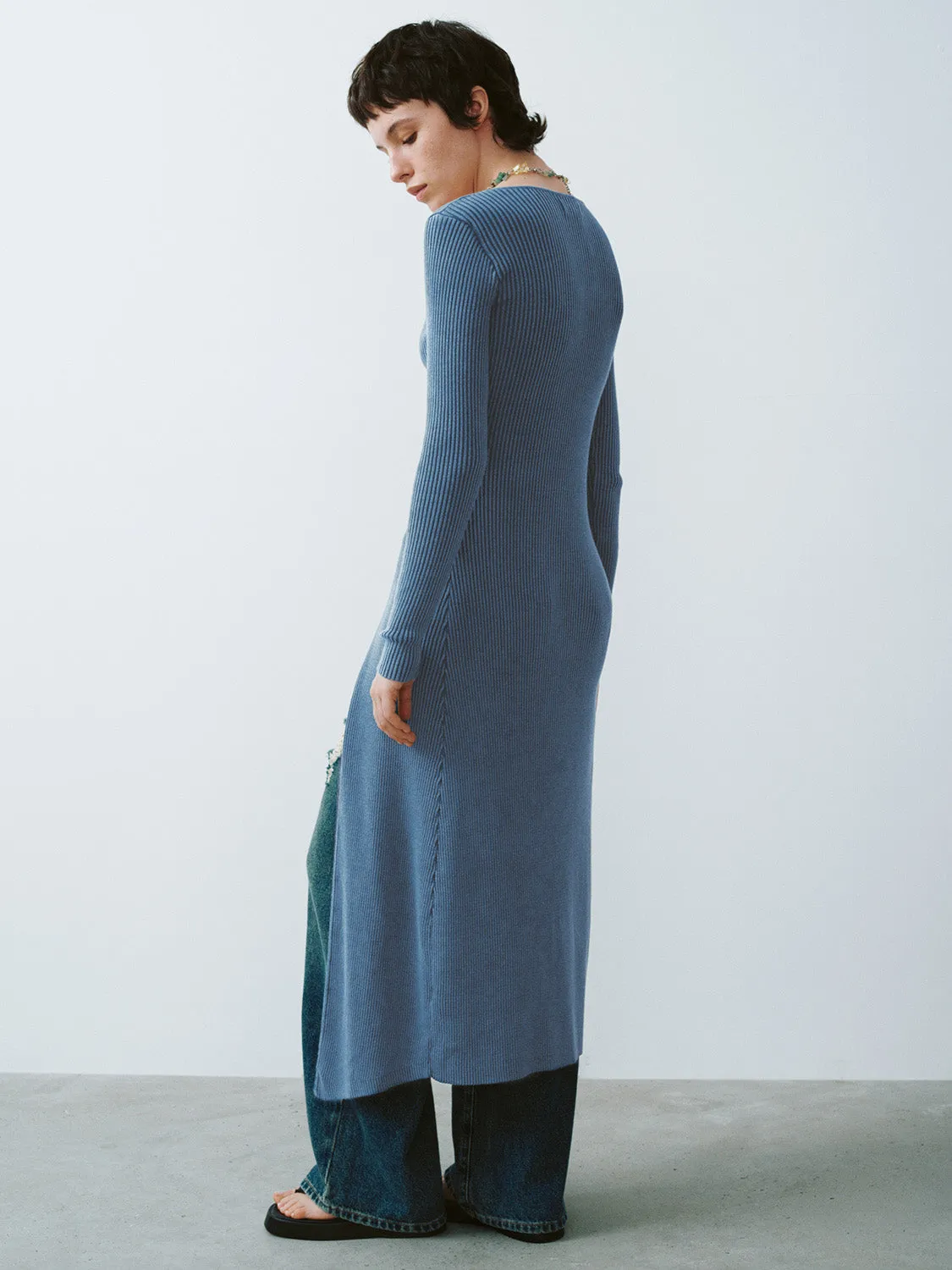 Longline V-Neck Skinny Knitted Cardigan sold by Urban Revivo product image thumbnail 4