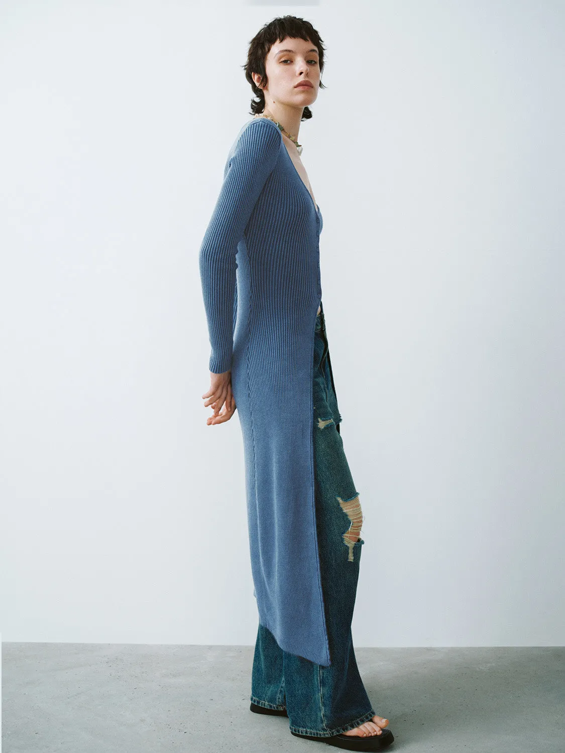 Longline V-Neck Skinny Knitted Cardigan sold by Urban Revivo product image thumbnail 3