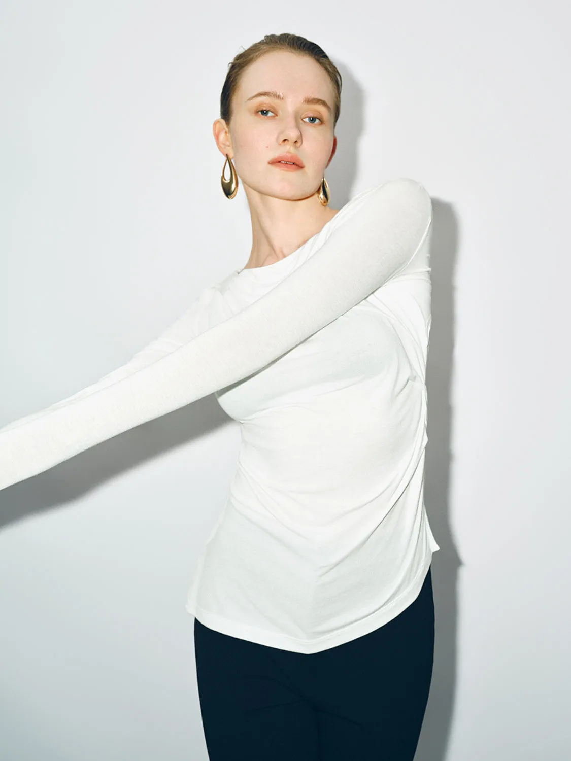 Asymmetric Neck Skinny T-Shirt sold by Urban Revivo product image thumbnail 5