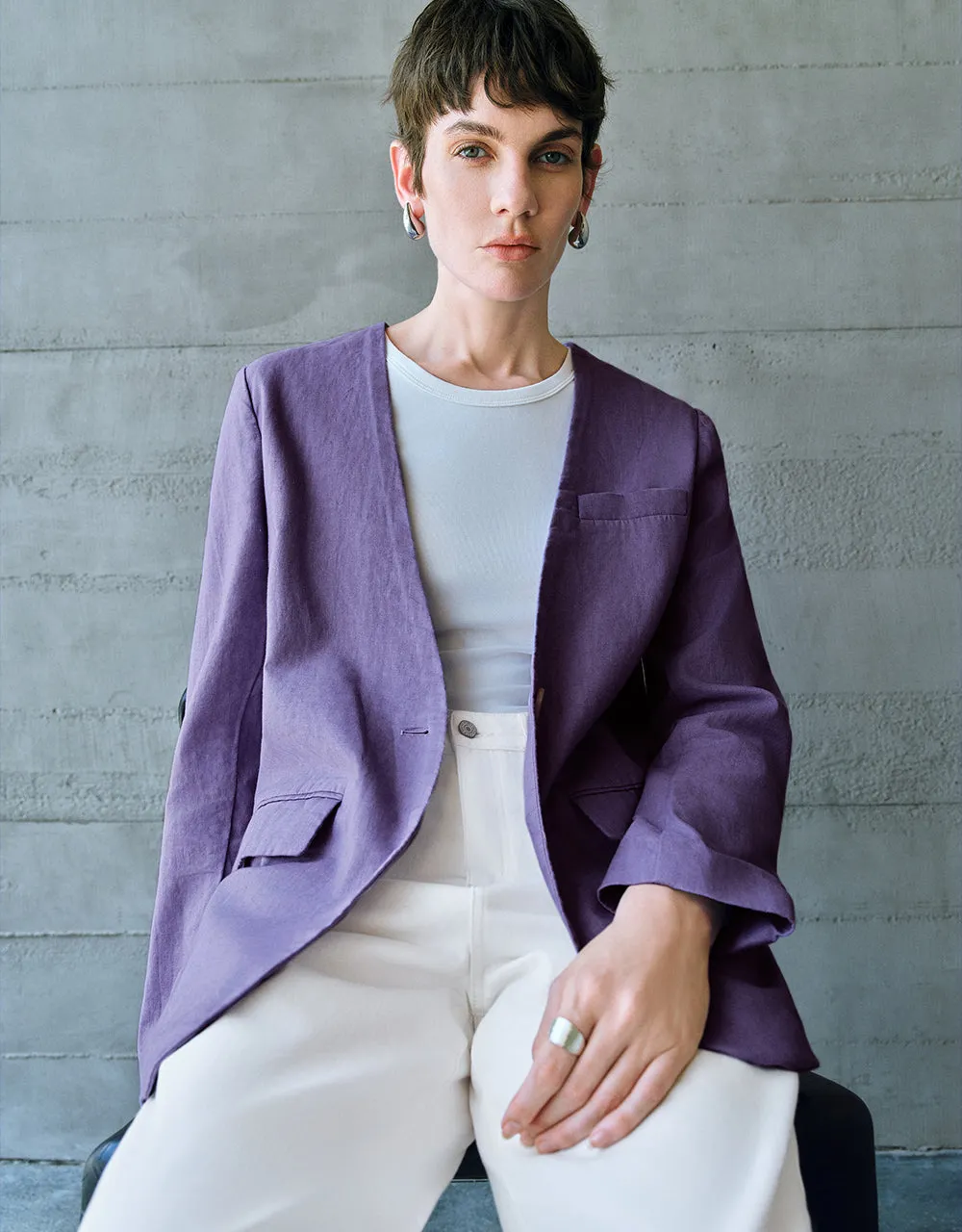 V-Neck One Button Loose Blazer sold by Urban Revivo product image thumbnail 4