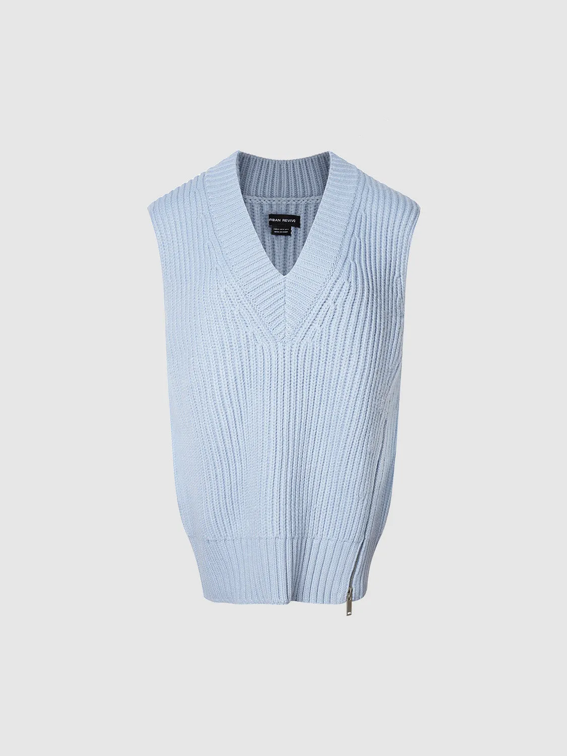 Loose V-Neck Knitted Vest sold by Urban Revivo product image thumbnail 3
