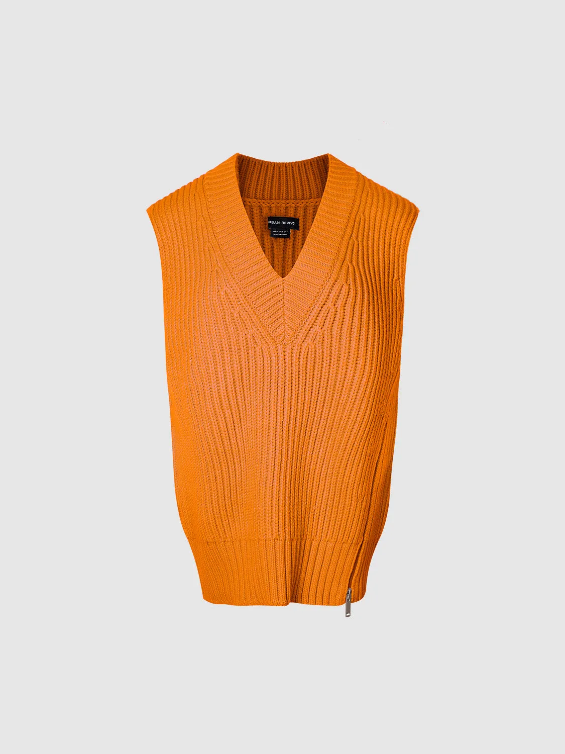 Loose V-Neck Knitted Vest sold by Urban Revivo product image thumbnail 5