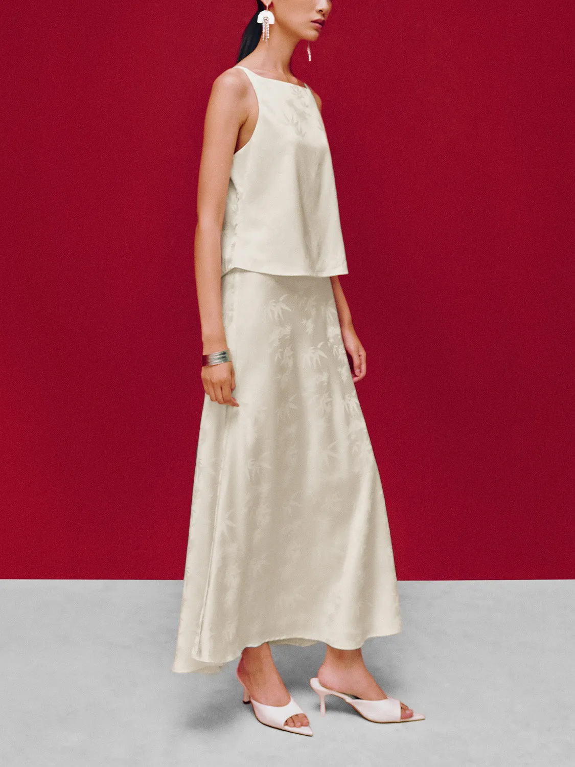 Embossed Maxi Fishtail Skirt sold by Urban Revivo product image thumbnail 5