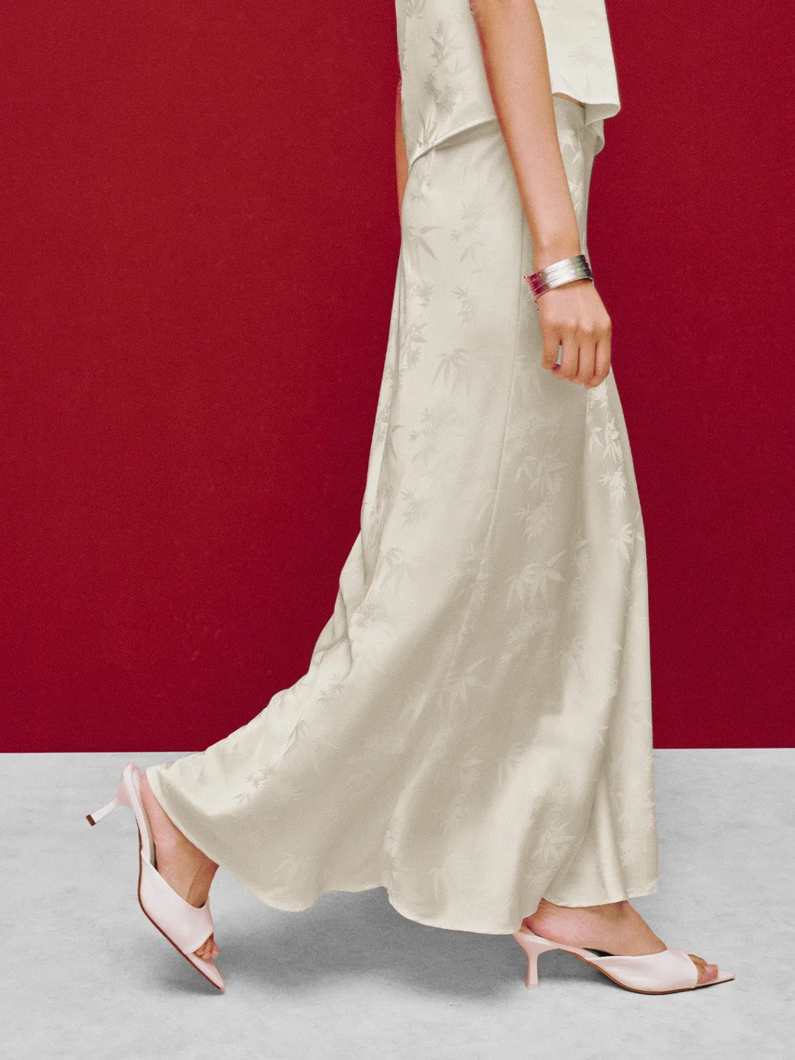 Embossed Maxi Fishtail Skirt sold by Urban Revivo product image thumbnail 3