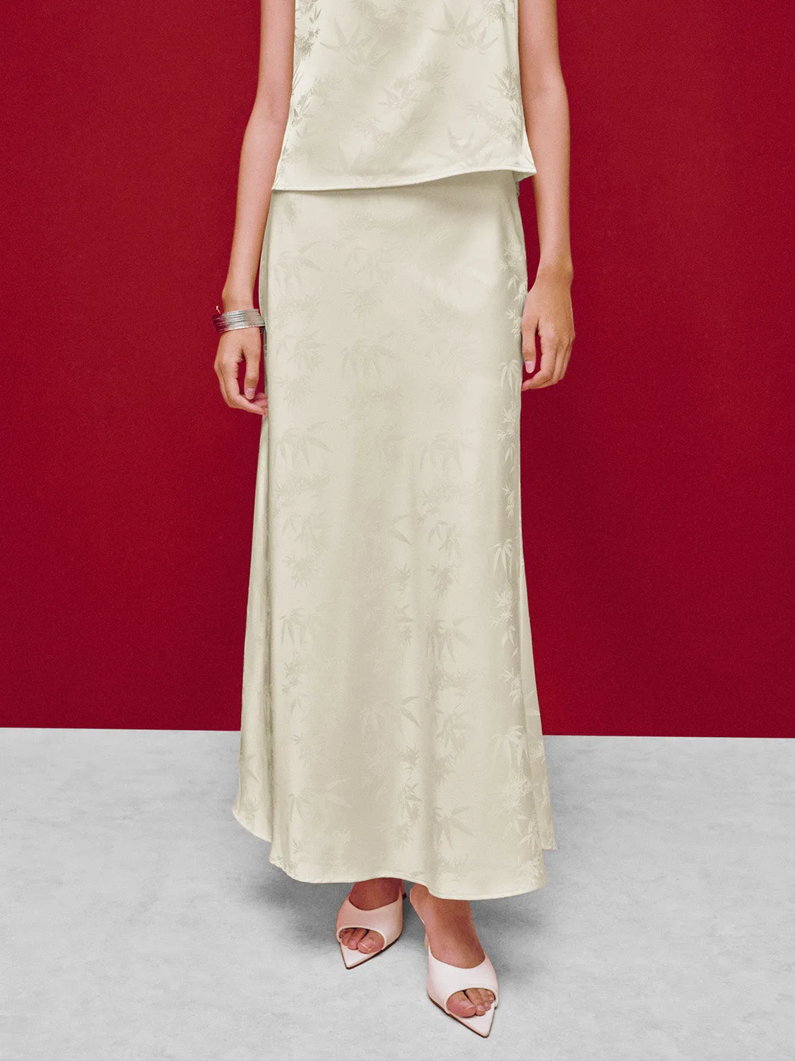 Embossed Maxi Fishtail Skirt sold by Urban Revivo product image thumbnail 2