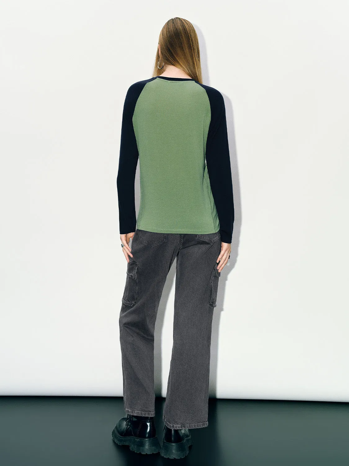 Crew Neck Skinny T-Shirt sold by Urban Revivo product image thumbnail 4