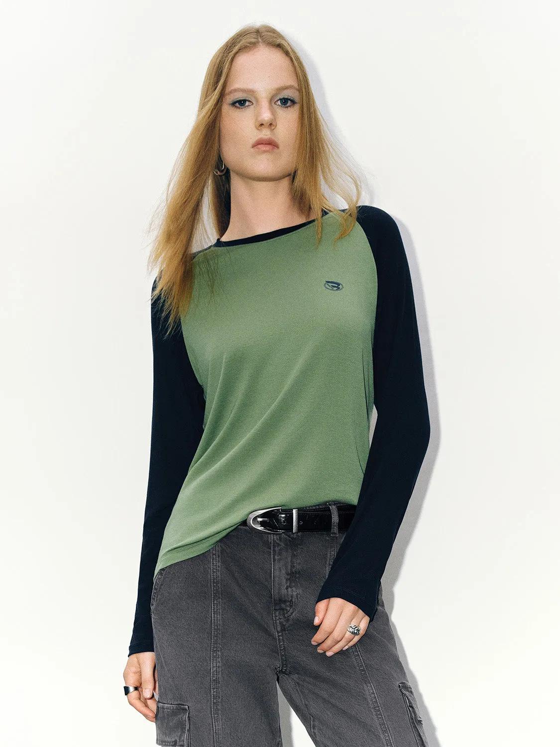 Crew Neck Skinny T-Shirt sold by Urban Revivo